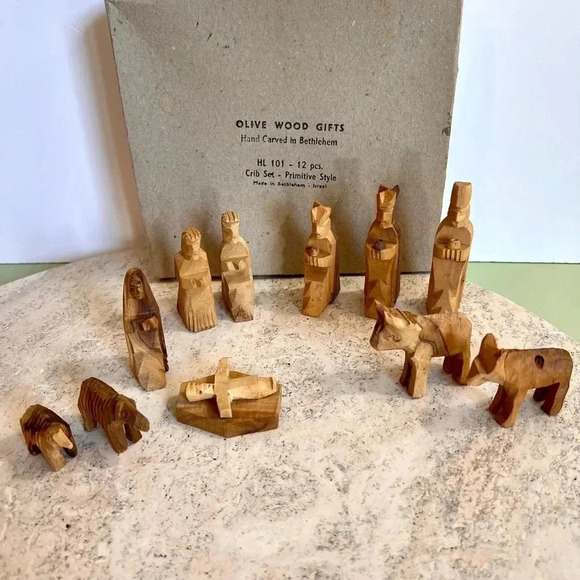 Olive handcrafted Wood Nativity Set, 12 pcs, Brown made in Israel - Picture 8 of 14